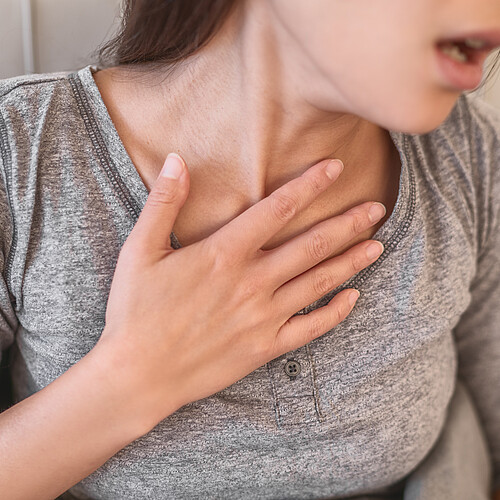 Dyspnoe kann durch metabolische Störungen verursacht werden, die sich in der Regel gut behandeln lassen. Wichtig ist es jedoch, daran zu denken. Bild: Adobe Stock